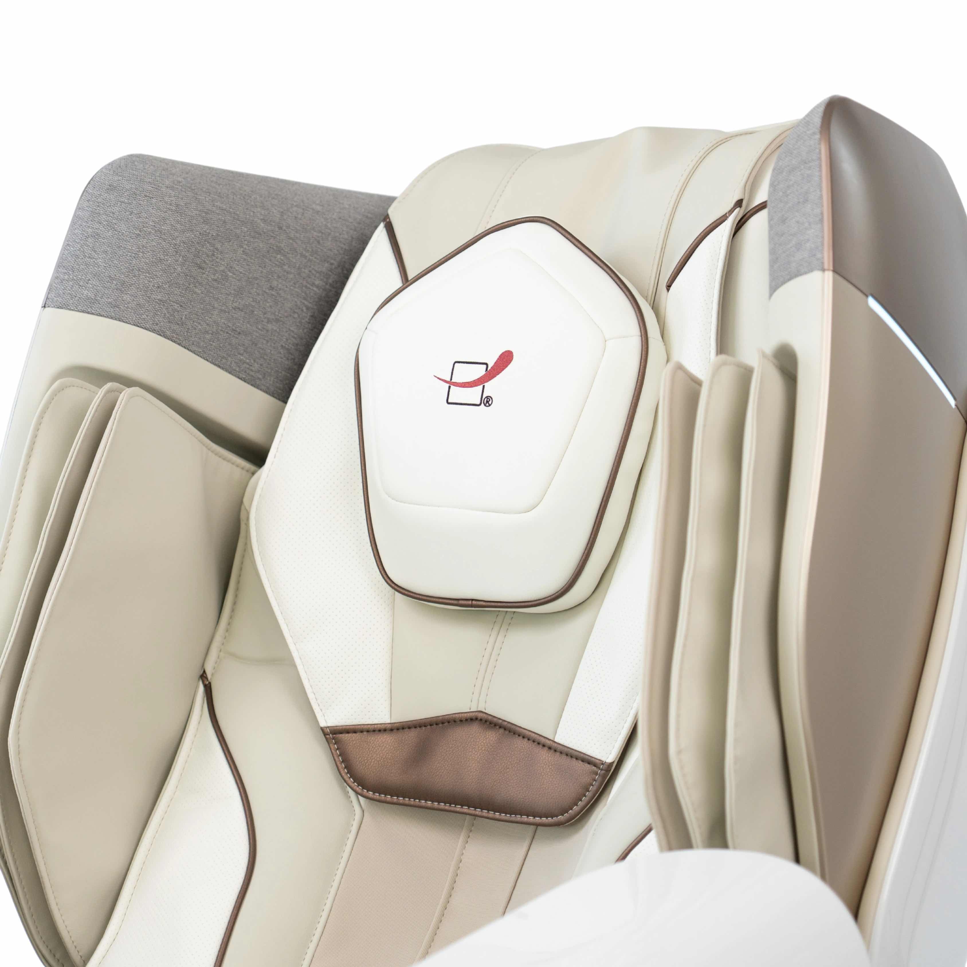 Fotel masujuacy Dreamliner logo Casada na poduszce