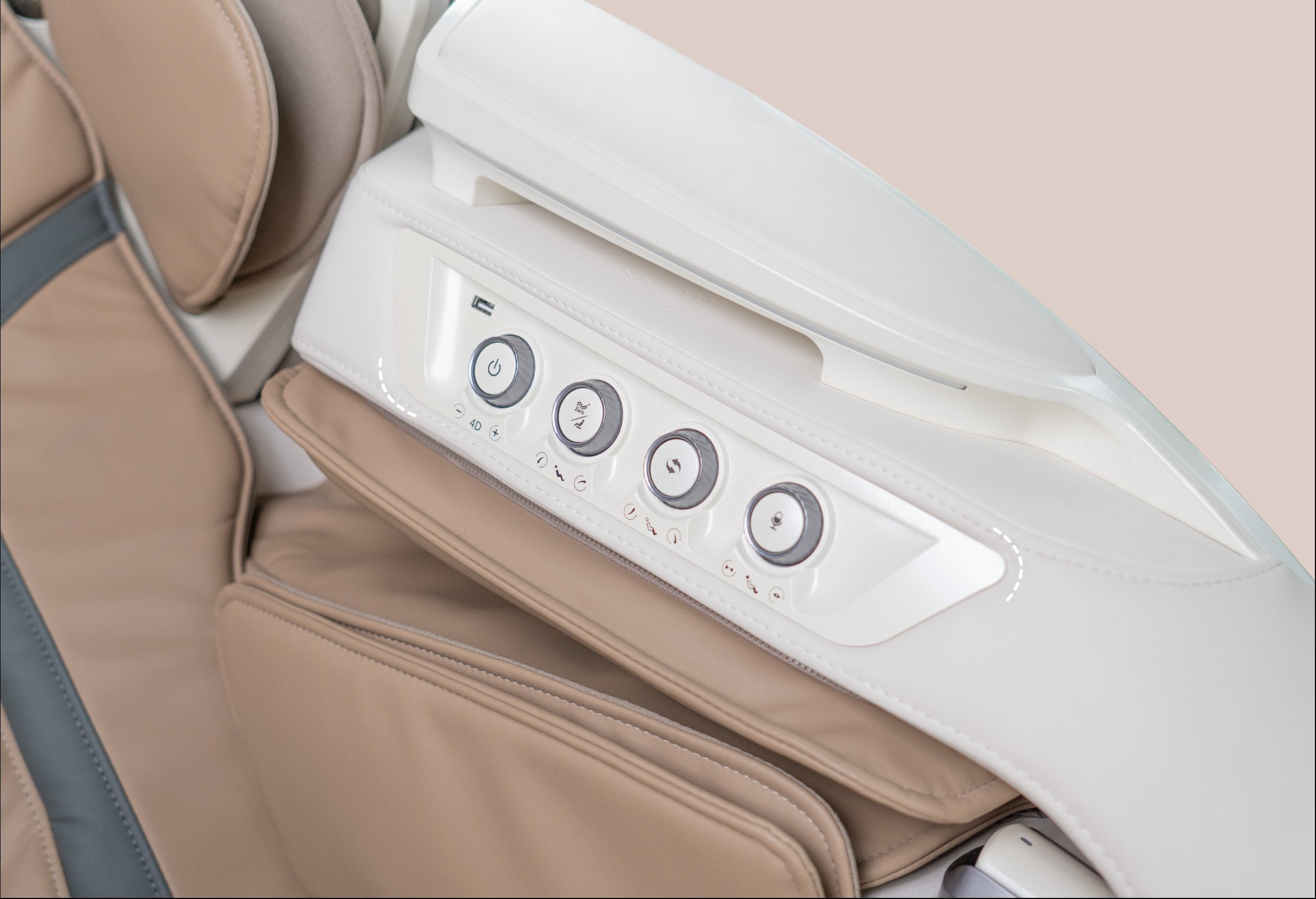 Panel sterowania w fotelu masującym Skyliner III